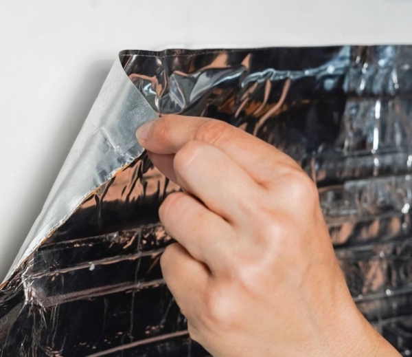 HEATING UNDER MIRROR